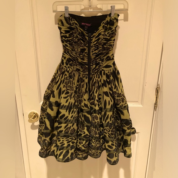 VINTAGE BETSEY JOHNSON strapless lime green and black leopard print dress! - Picture 1 of 12